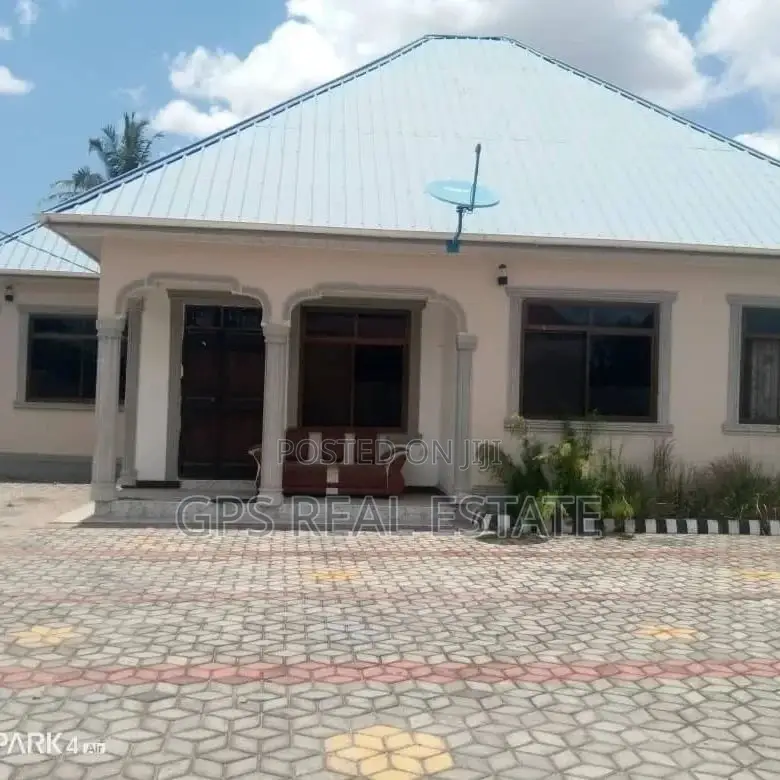 3bdrm House in Kivule Frem 10, Ilala for Sale