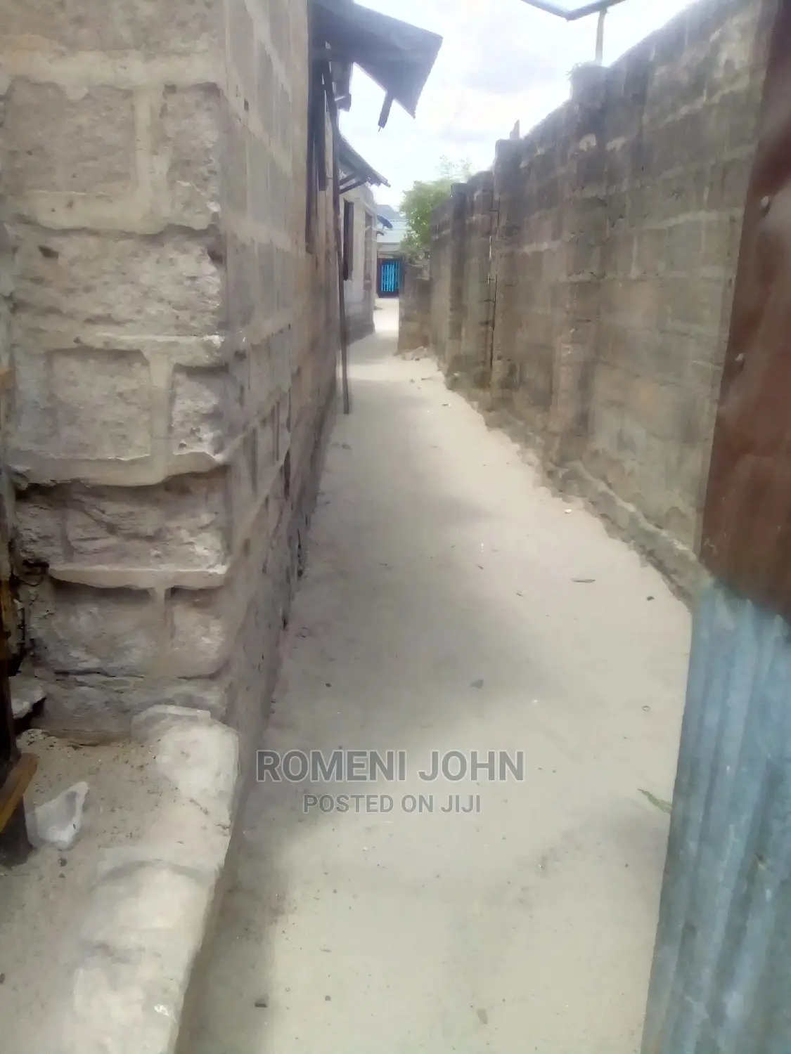 Furnished 10bdrm Townhouse/Terrace in Tanzania Daressalaam for Sale