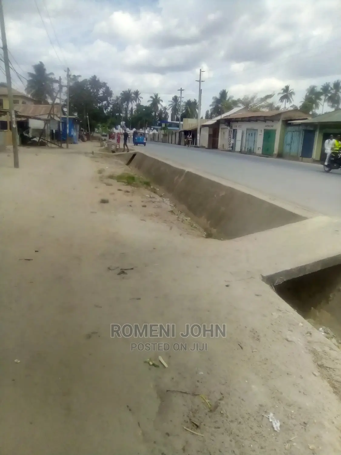 Furnished 10bdrm Townhouse/Terrace in Tanzania Daressalaam for Sale