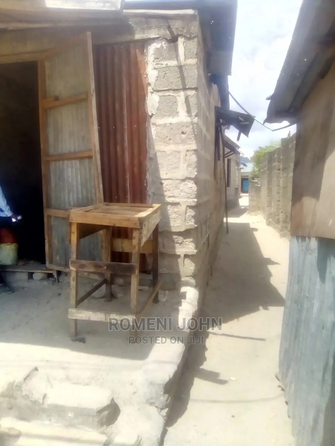 Furnished 10bdrm Townhouse/Terrace in Tanzania Daressalaam for Sale