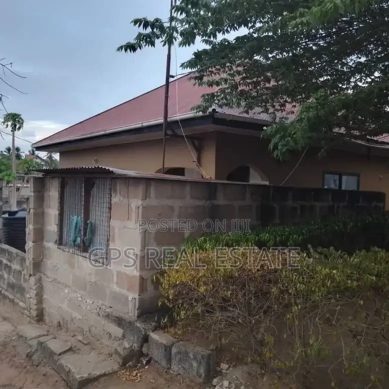 3bdrm House in Kibamba Kwa Mangi, Kinondoni for Sale