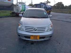Toyota IST 2006 Silver