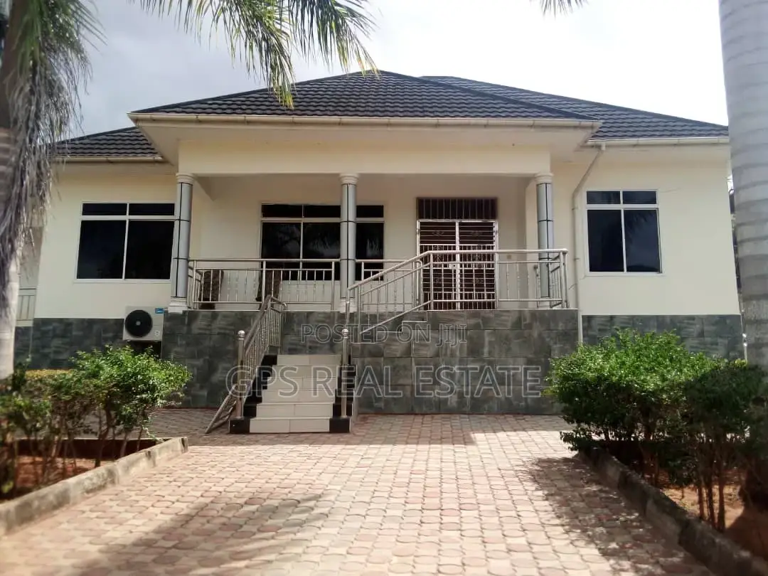 4bdrm House in Kwa Msuguri, Kinondoni for Sale