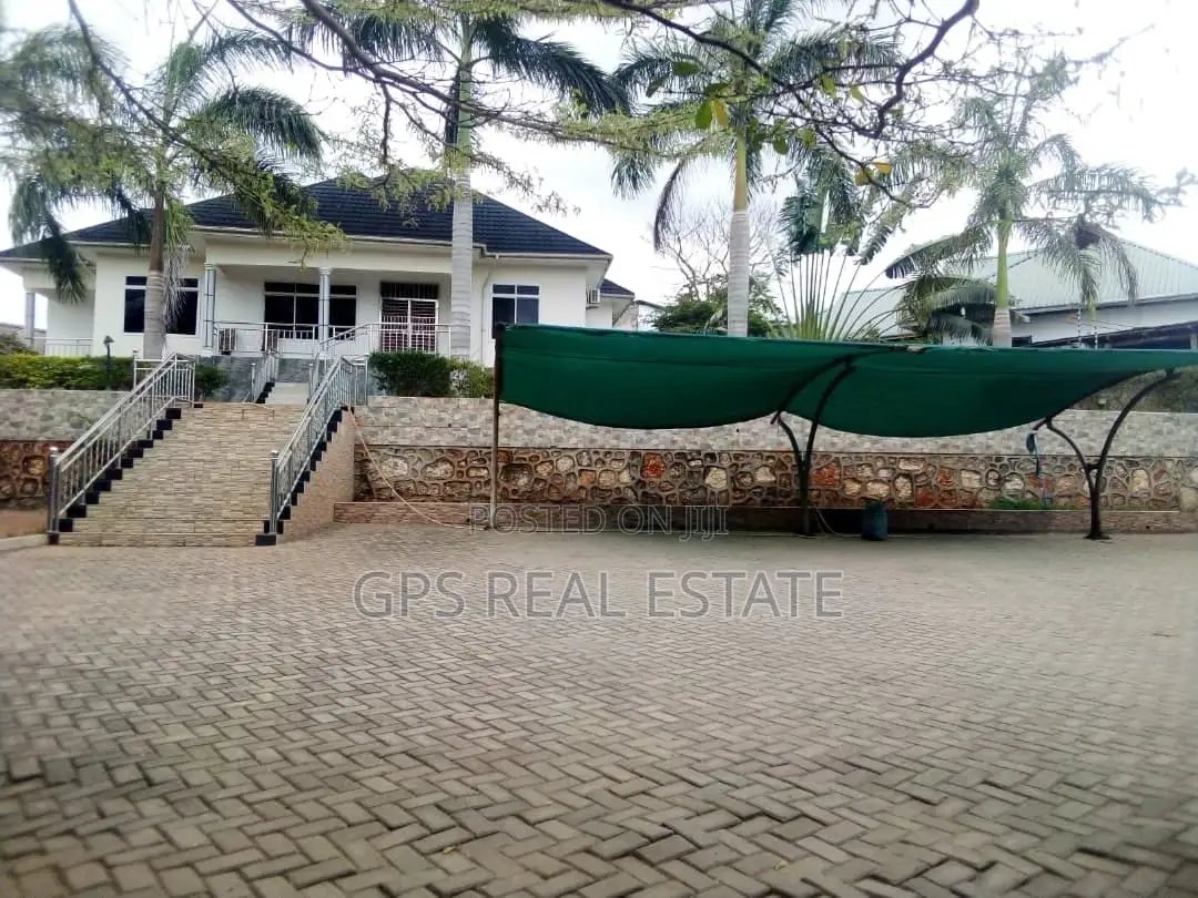 4bdrm House in Kwa Msuguri, Kinondoni for Sale