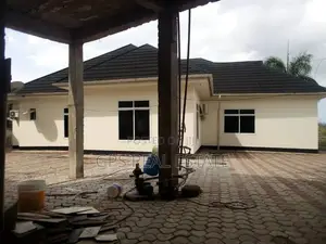 4bdrm House in Kwa Msuguri, Kinondoni for Sale