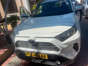 Toyota RAV4 2020 White