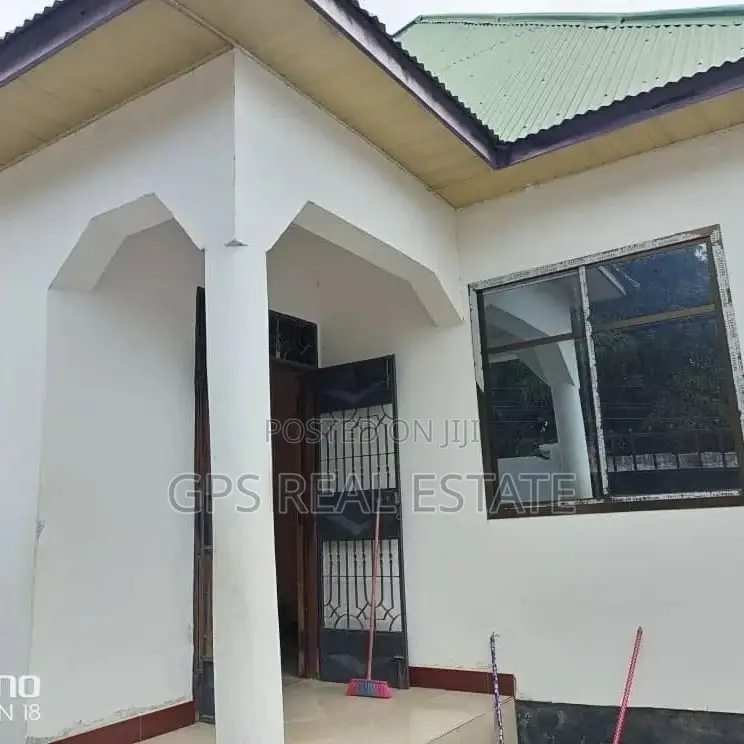 3bdrm House in Chamazi Complex, Kinondoni for Sale