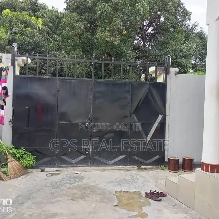 3bdrm House in Chamazi Complex, Kinondoni for Sale