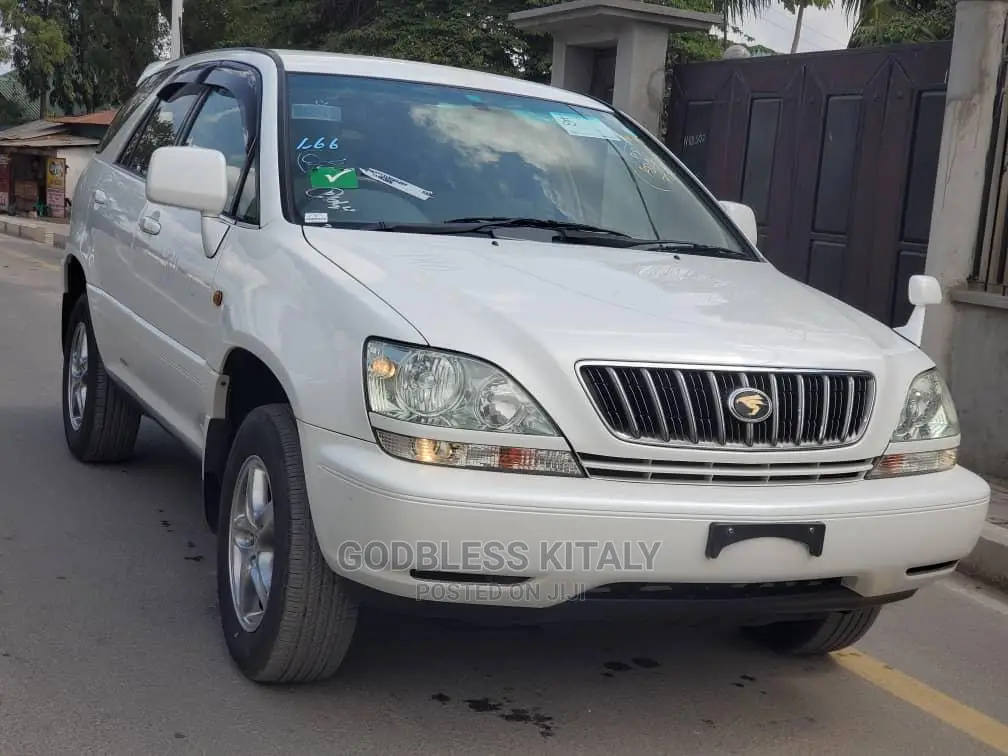 Toyota Harrier 2002 White
