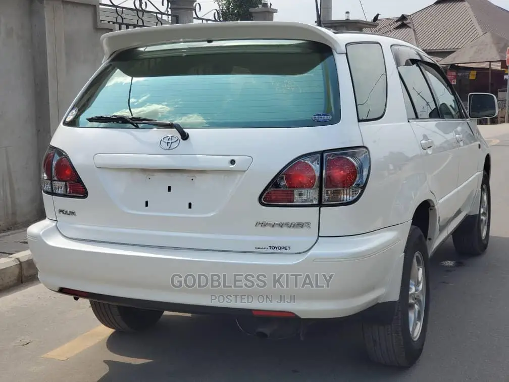 Toyota Harrier 2002 White
