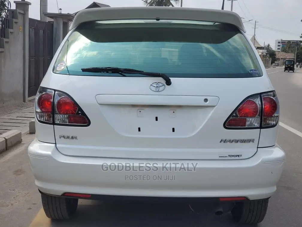 Toyota Harrier 2002 White