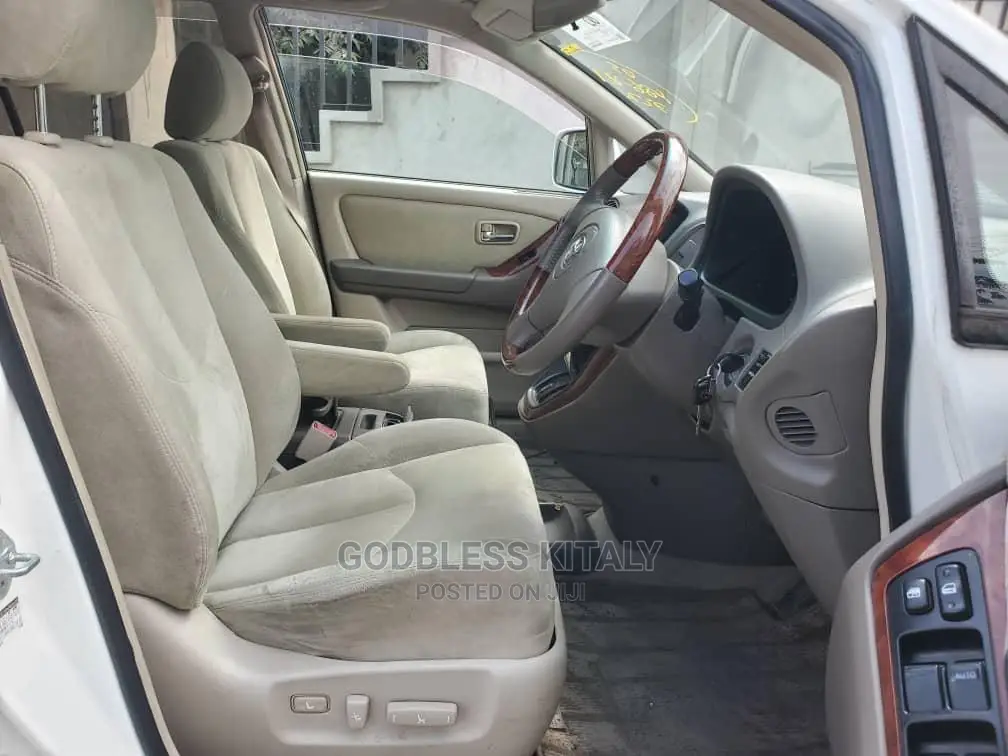 Toyota Harrier 2002 White