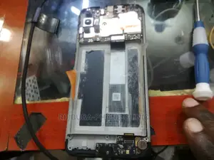 Redmi Note 5 (4G)Is in LCD Replacement