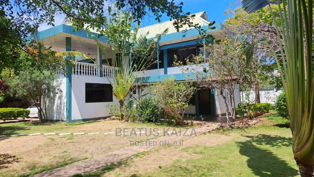 5bdrm Block of Flats in Masaki for Sale