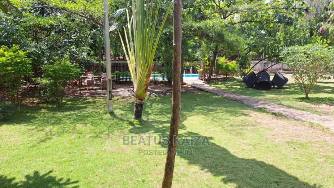 5bdrm Block of Flats in Masaki for Sale