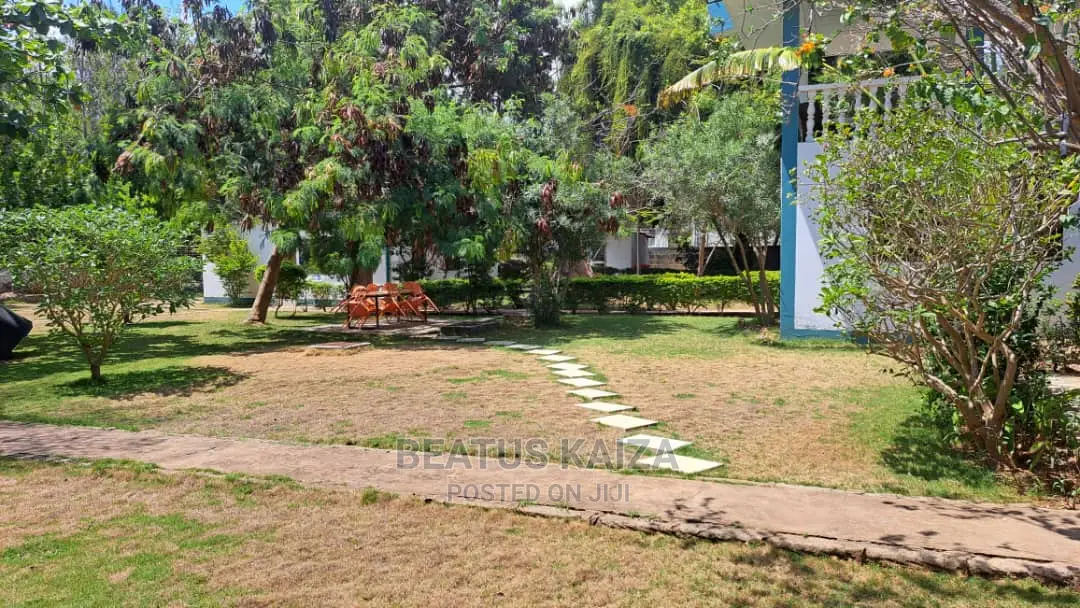 5bdrm Block of Flats in Masaki for Sale