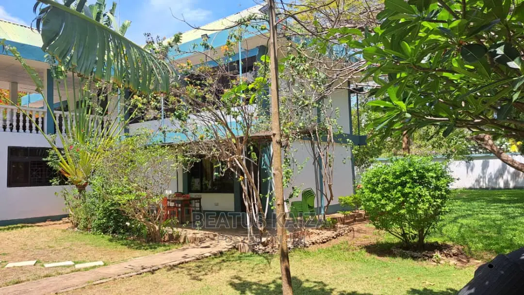 5bdrm Block of Flats in Masaki for Sale