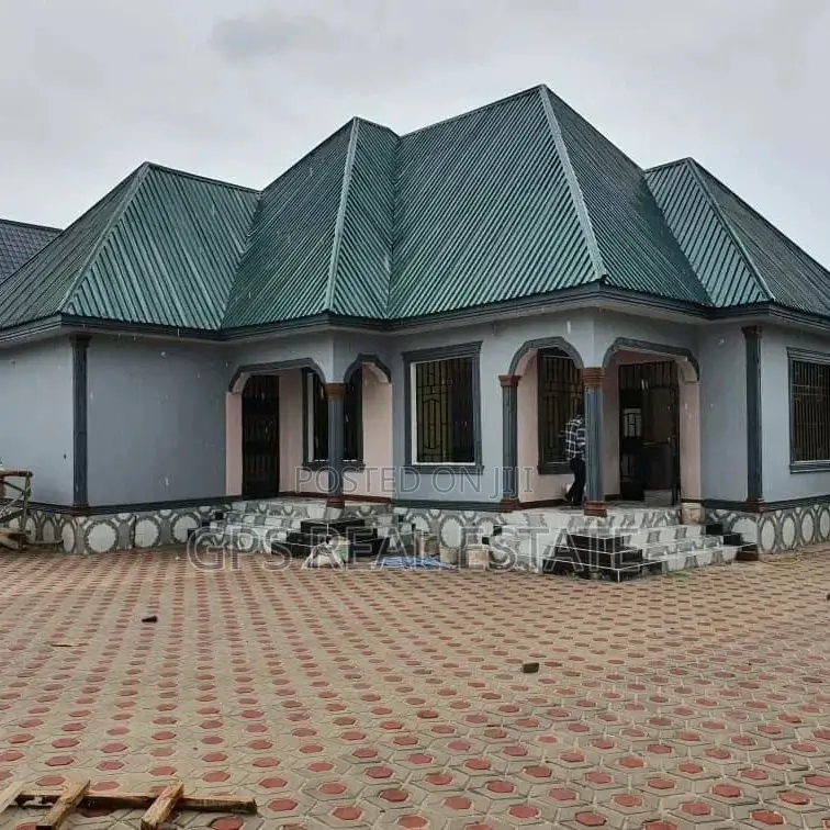 4bdrm House in Azam Complex, Temeke for Sale