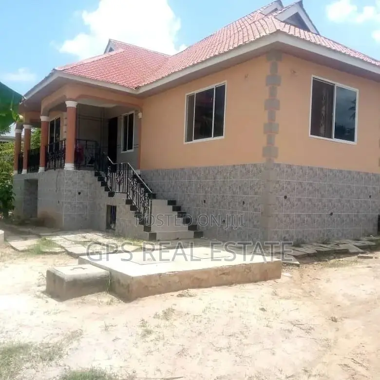 3bdrm House in Mbezi Louis, Kinondoni for Sale