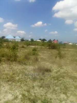 Eneo La Makazi Na Biashara Linauzwa Heka 2 Ml 80.