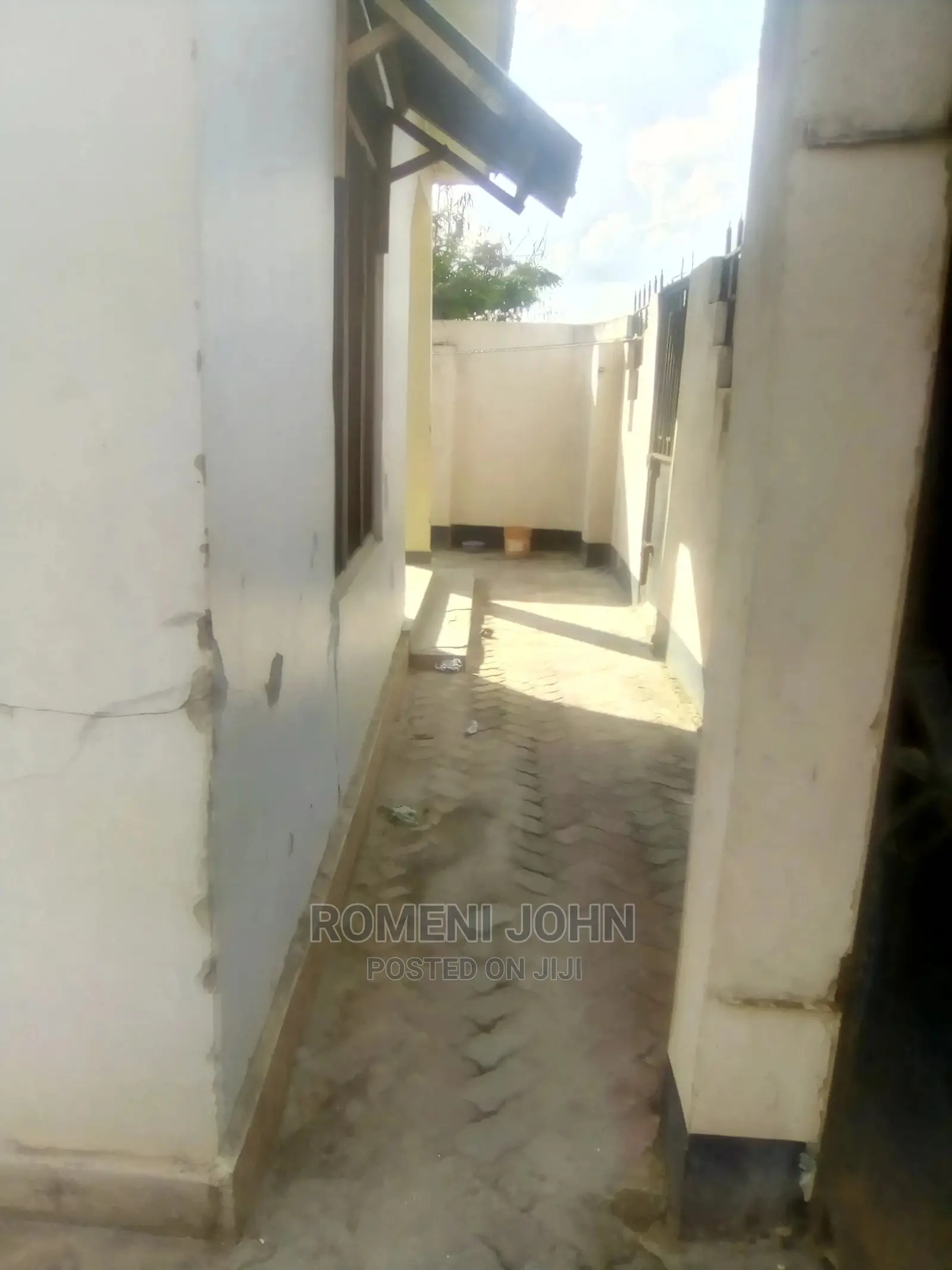 Furnished 3bdrm Townhouse/Terrace in Tanzania Daressalaam for Sale