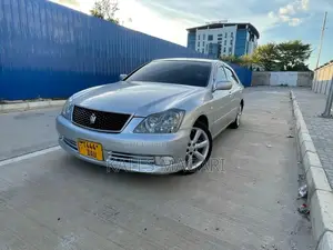 Toyota Crown 2006 Silver