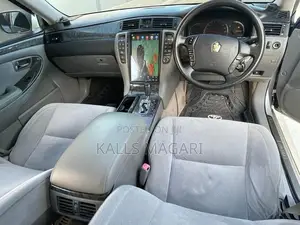 Toyota Crown 2006 Silver
