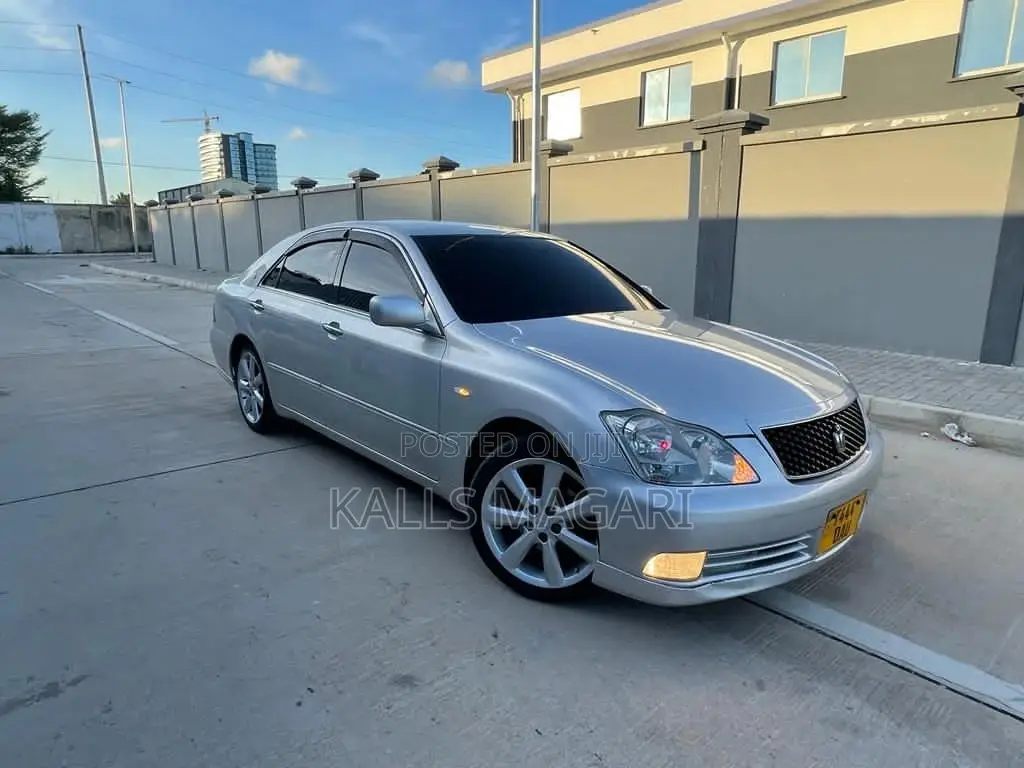 Toyota Crown 2006 Silver