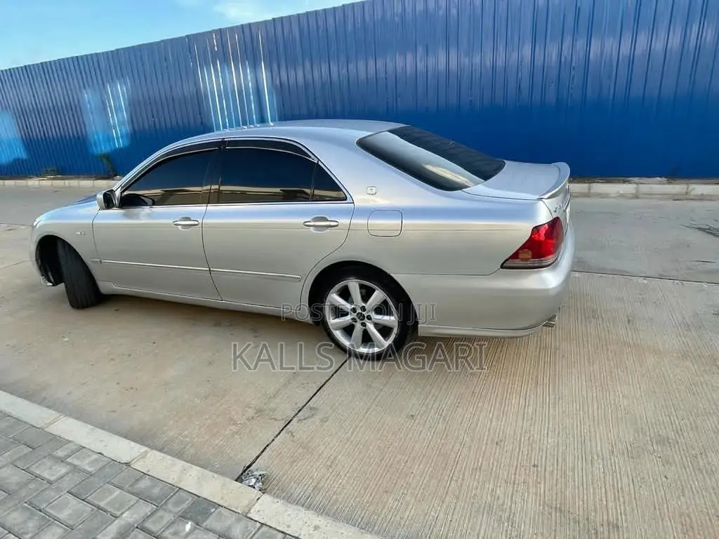 Toyota Crown 2006 Silver