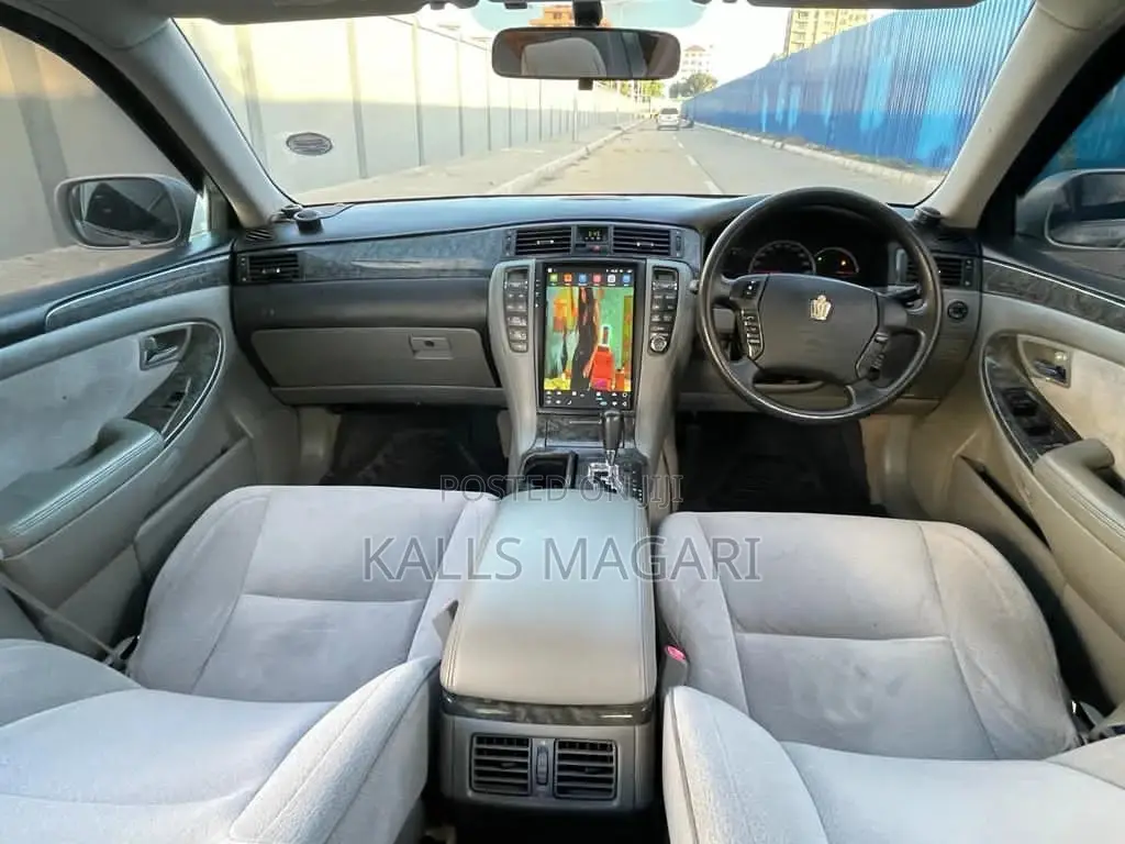 Toyota Crown 2006 Silver