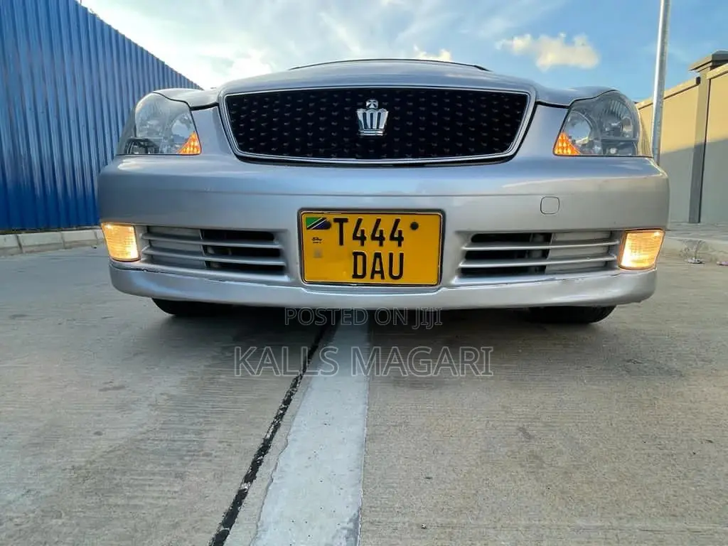 Toyota Crown 2006 Silver
