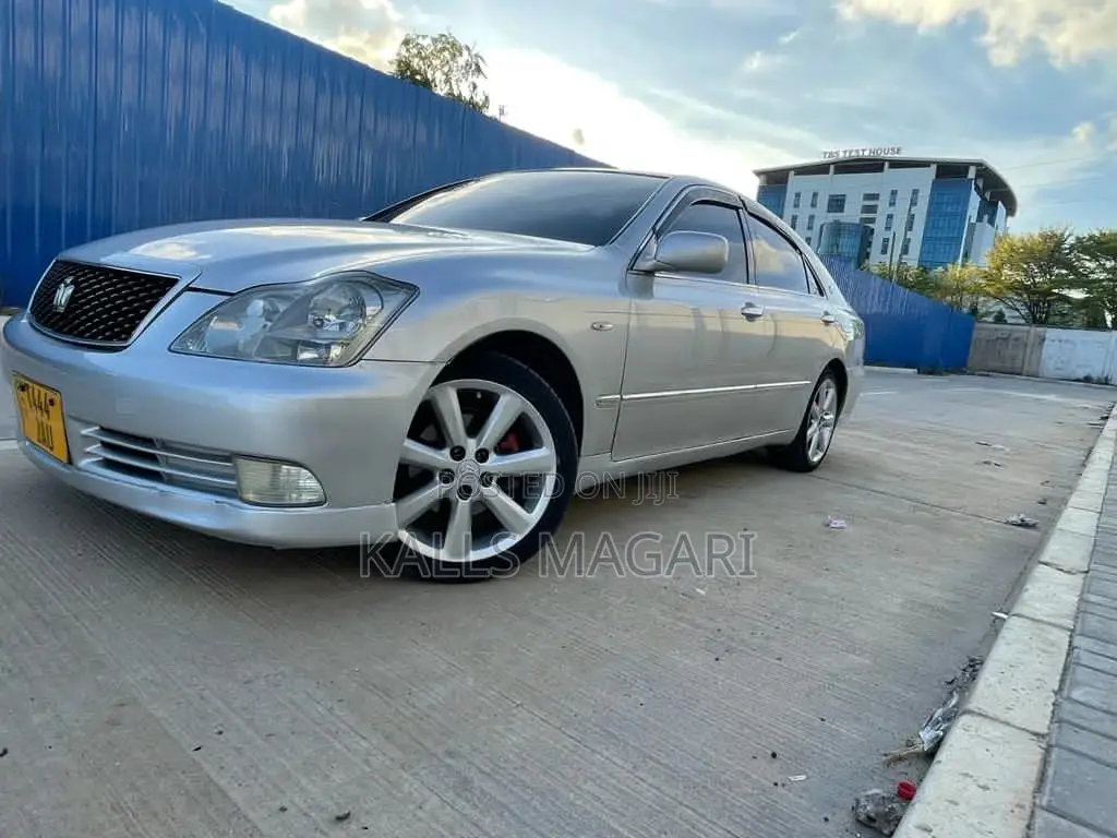 Toyota Crown 2006 Silver