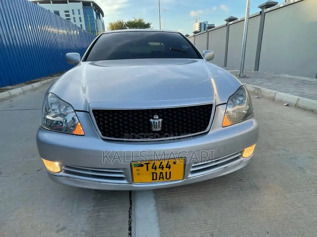 Toyota Crown 2006 Silver
