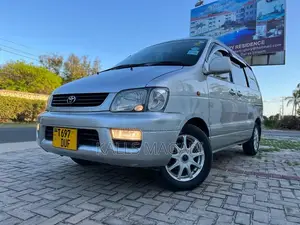 Toyota Noah 2001 Silver