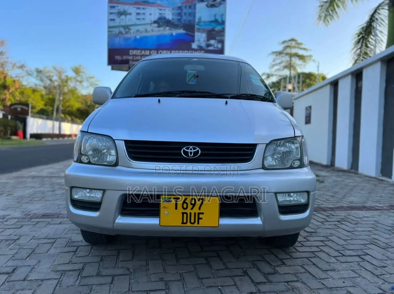 Toyota Noah 2001 Silver