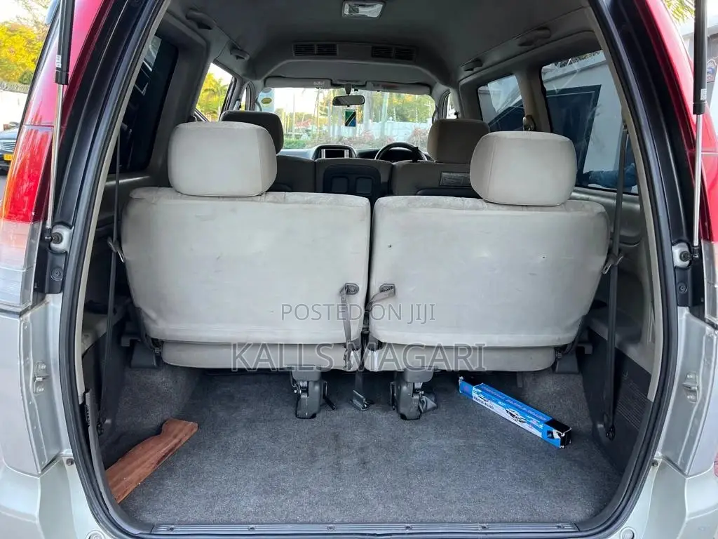 Toyota Noah 2001 Silver