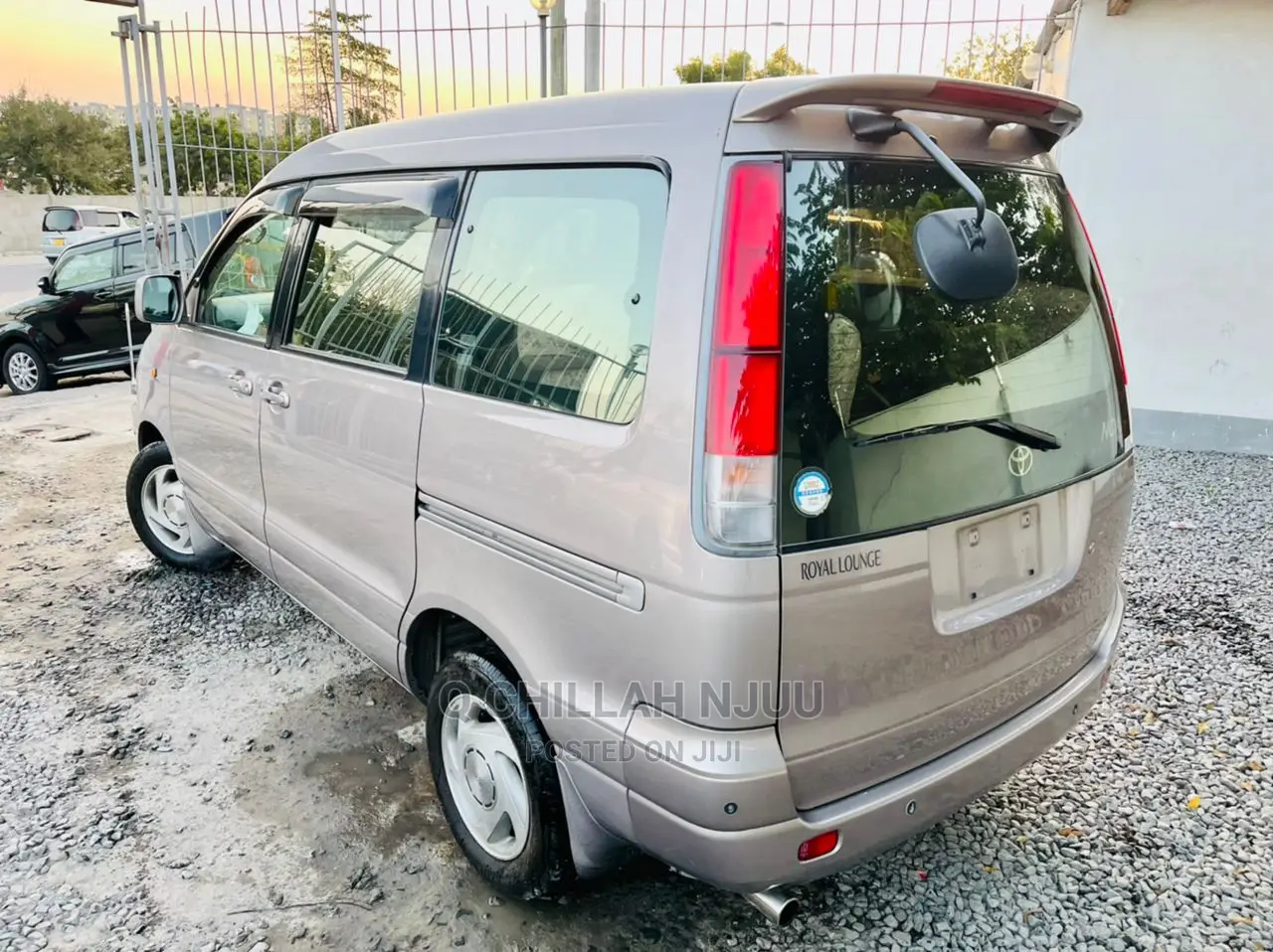 Toyota Noah 2001 Silver