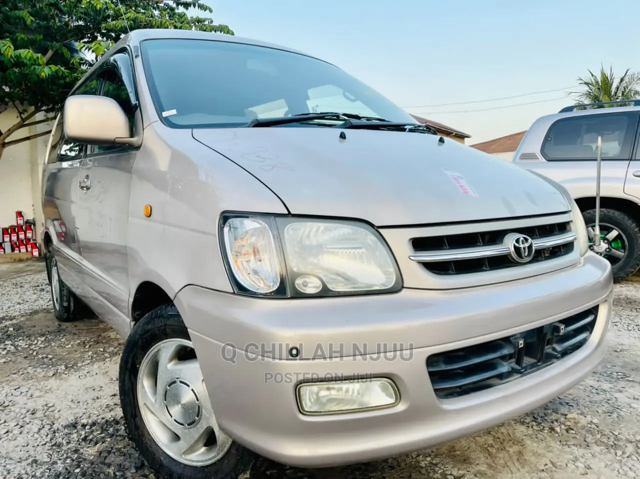 Toyota Noah 2001 Silver