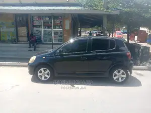 Toyota Vitz 1.3 AWD 3dr 2004 Black