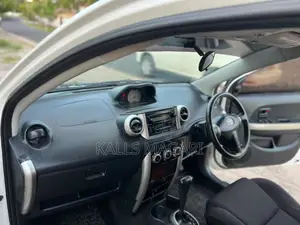 Toyota IST 2004 White