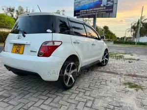Toyota IST 2004 White