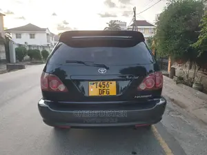 Toyota Harrier 2.4 2004 Black