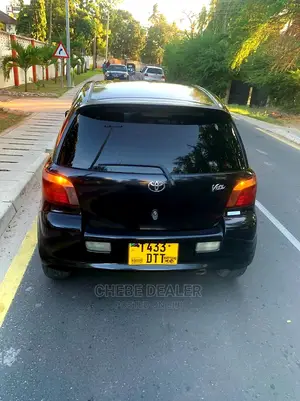 Toyota Vitz 1.3 AWD 3dr 2005 Black