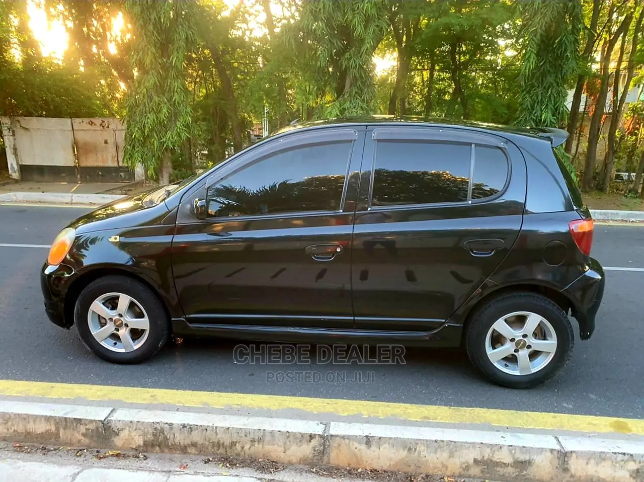 Toyota Vitz 1.3 AWD 3dr 2005 Black