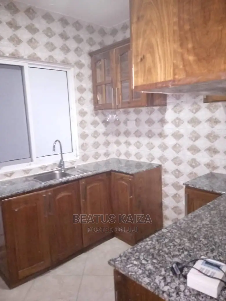 3bdrm Block of Flats in Kariakoo Fire for rent