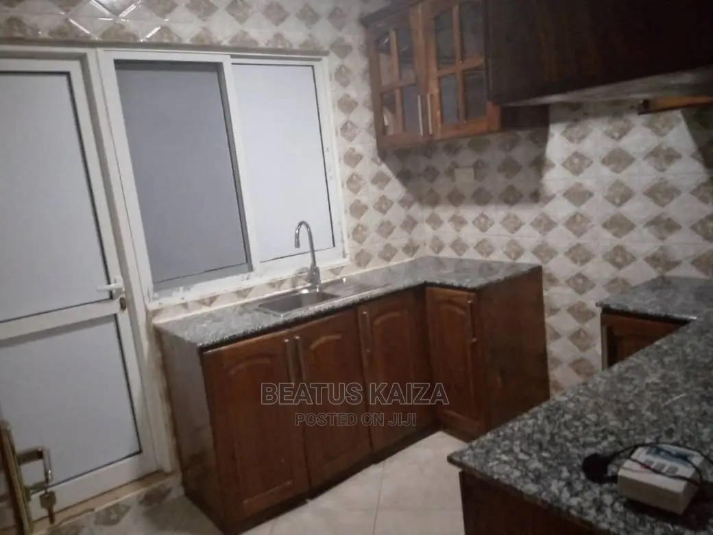 3bdrm Block of Flats in Kariakoo Fire for rent