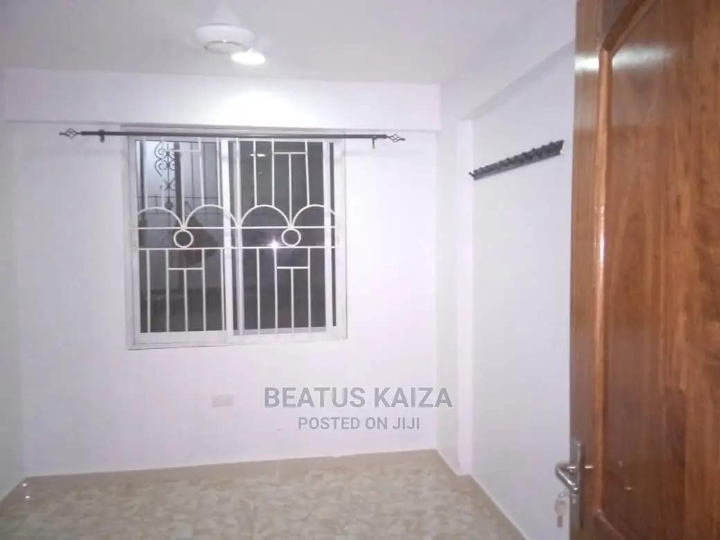 3bdrm Block of Flats in Kariakoo Fire for rent