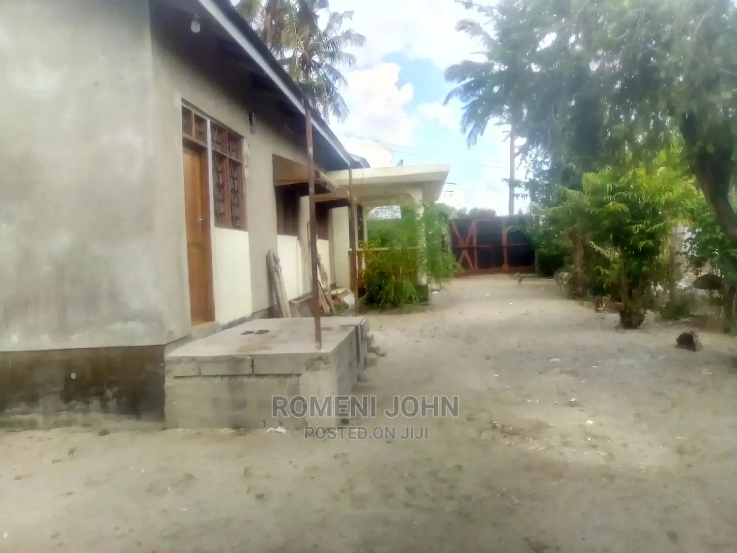 Furnished 6bdrm Townhouse/Terrace in Tanzania 1 for Sale