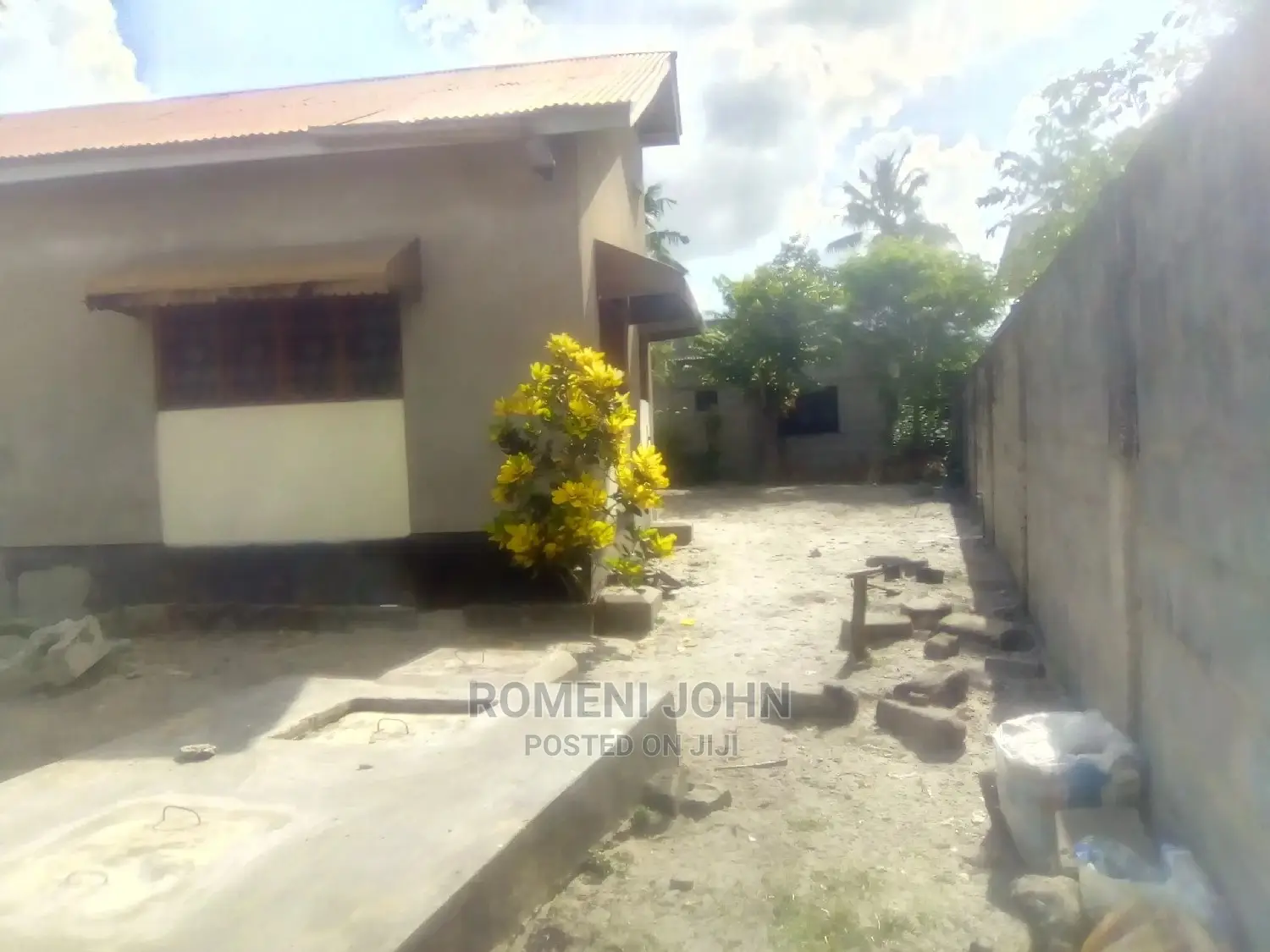 Furnished 6bdrm Townhouse/Terrace in Tanzania 1 for Sale