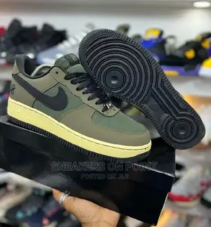 Nike Air Force 1